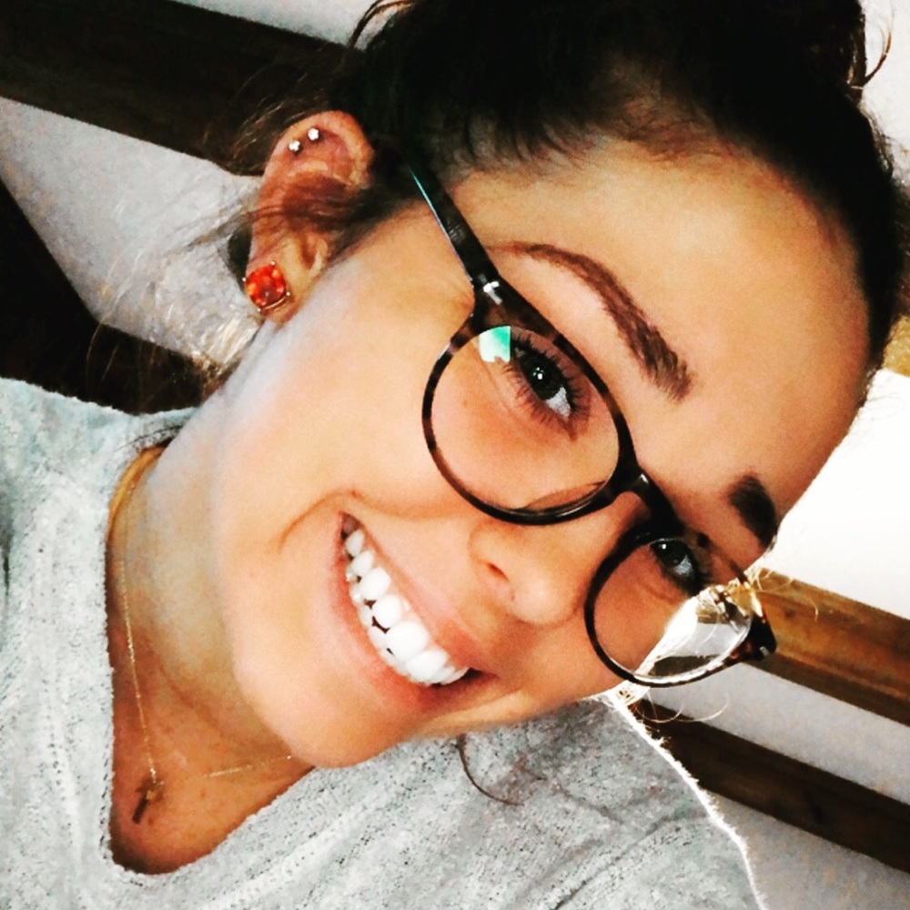 Meet your Posher, Claire